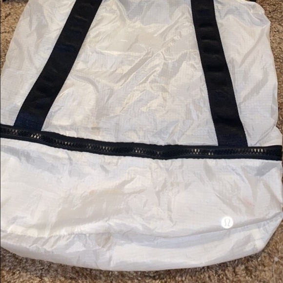 lululemon athletica Handbags - Lululemon gym bag lululemon athletica Handbags - Lululemon gym bag